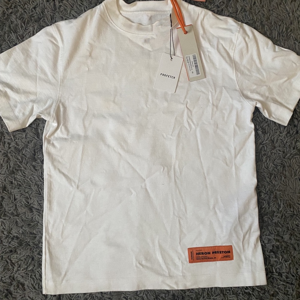 SOLD HERON PRESTON TSHIRT WITH PADS